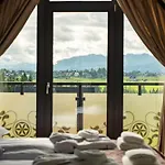 Dom Z Widokiem Na Gory I Prywatnym Jacuzzi W Zebie 扎布