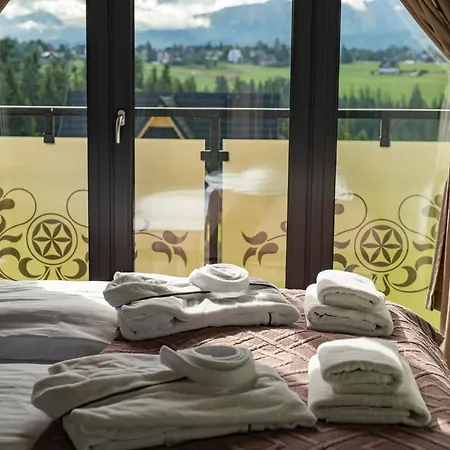 Dom Z Widokiem Na Gory I Prywatnym Jacuzzi W Zebie וילה