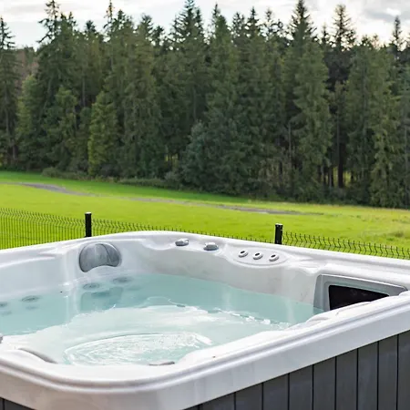 Dom Z Widokiem Na Gory I Prywatnym Jacuzzi W Zebie *