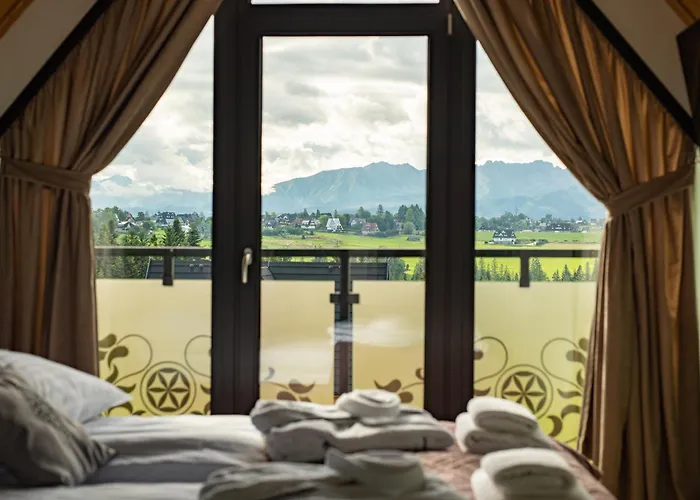 Dom Z Widokiem Na Gory I Prywatnym Jacuzzi W Zebie ゾンプ